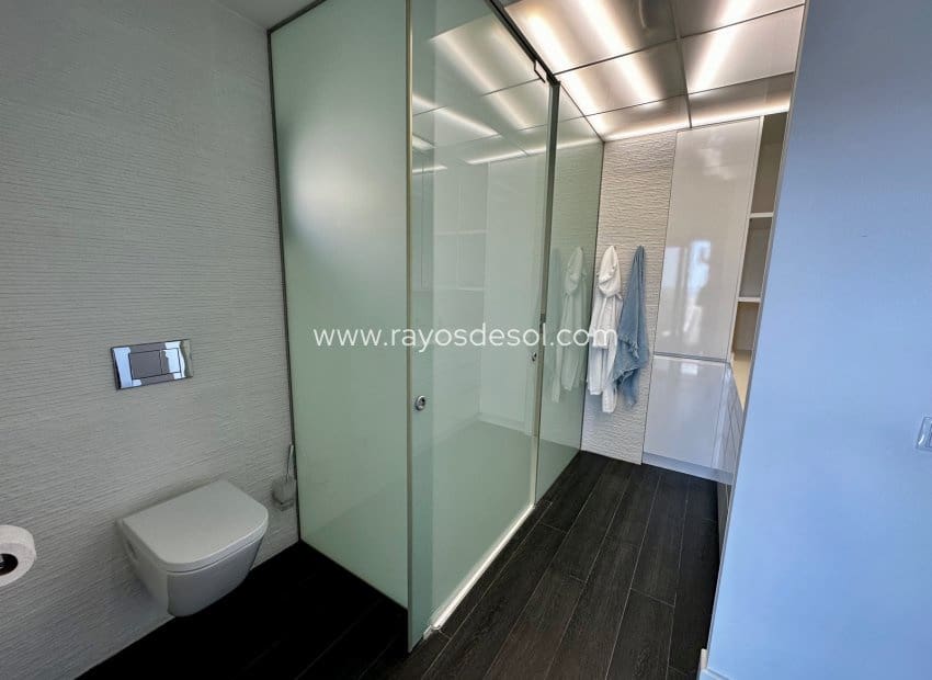 2 soveværelse Penthouse til salg i Guardamar del Segura med swimmingpool - € 429.000 (Ref: 8544005)