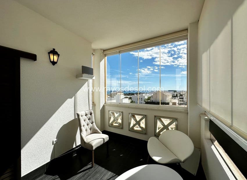 2 soveværelse Penthouse til salg i Guardamar del Segura med swimmingpool - € 429.000 (Ref: 8544005)