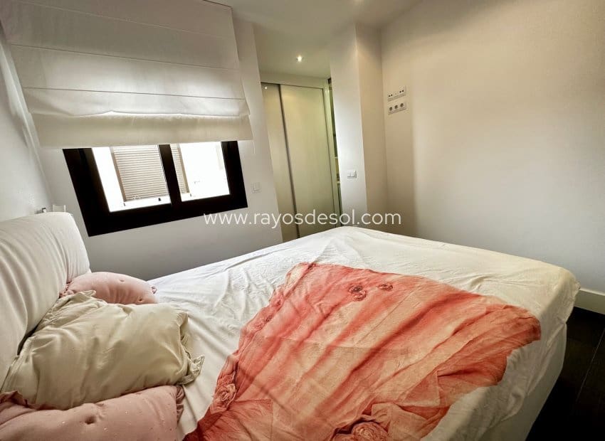 2 soveværelse Penthouse til salg i Guardamar del Segura med swimmingpool - € 429.000 (Ref: 8544005)