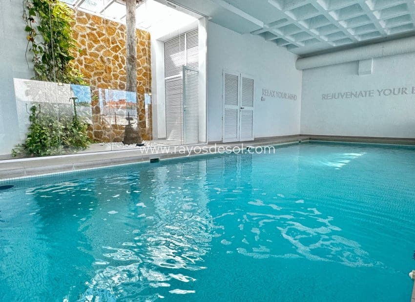 2 soveværelse Penthouse til salg i Guardamar del Segura med swimmingpool - € 429.000 (Ref: 8544005)