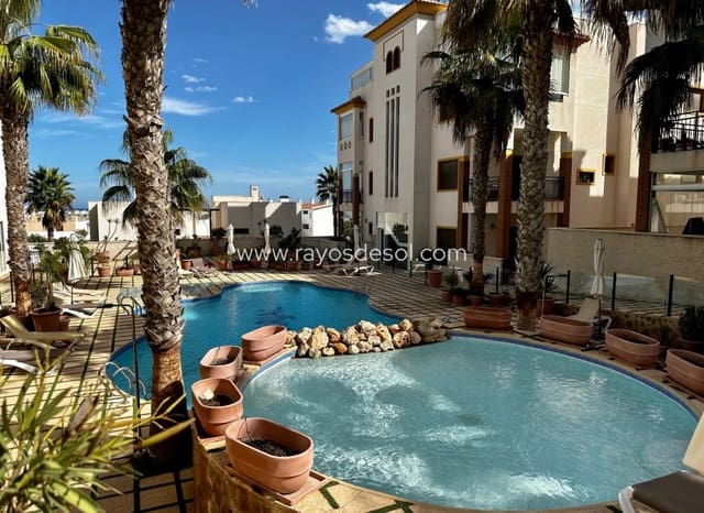 2 slaapkamer Penthouse te koop in Zona Pueblo, Guardamar del Segura met zwembad - € 429.000 (Ref: 8544005)