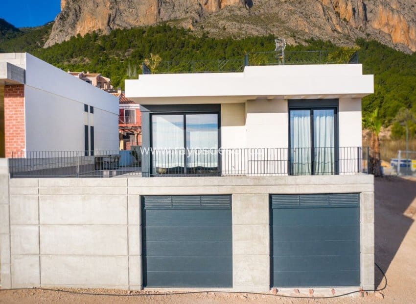 3 bedroom Villa for sale in Polop with pool - € 470,000 (Ref: 8544016)