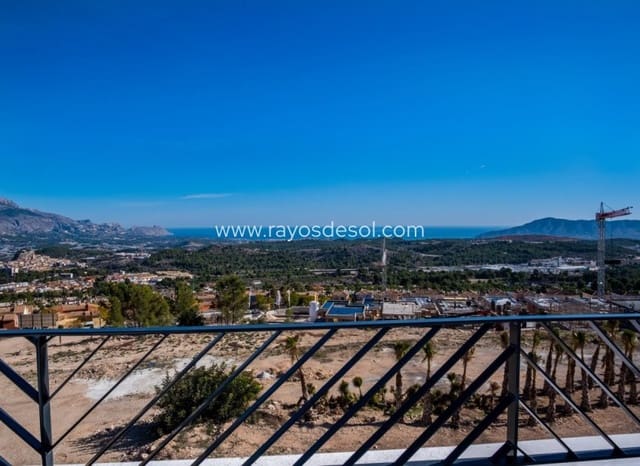 Chalet de 3 habitaciones en Polop en venta con piscina - 470.000 € (Ref: 8544016)