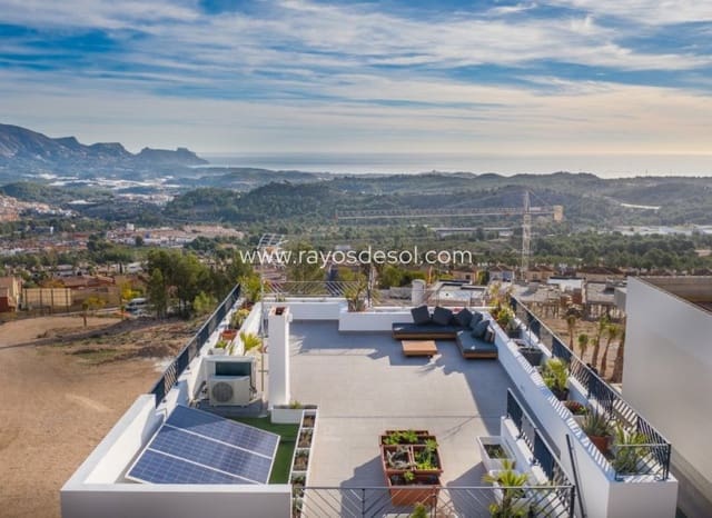 Chalet de 3 habitaciones en Polop en venta con piscina - 470.000 € (Ref: 8544016)