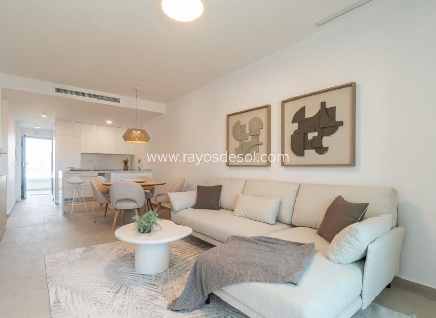 2 makuuhuone Huoneisto myytävänä paikassa Playa Flamenca mukana uima-altaan - 339 000 € (Ref: 8544019)