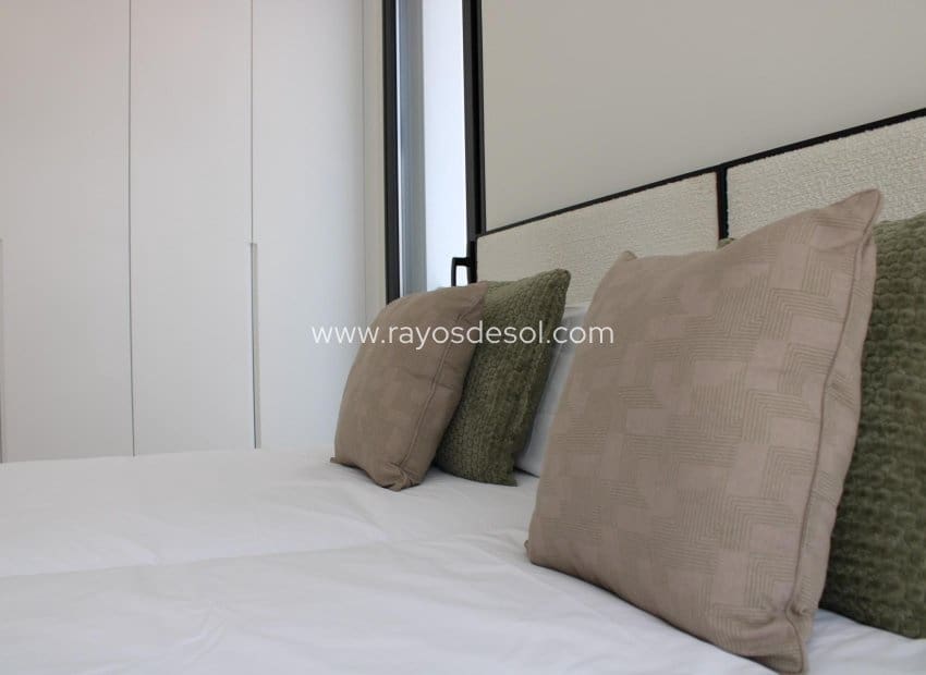 Chalet de 3 habitaciones en Torre de la Horadada en venta con piscina - 599.900 € (Ref: 8544048)