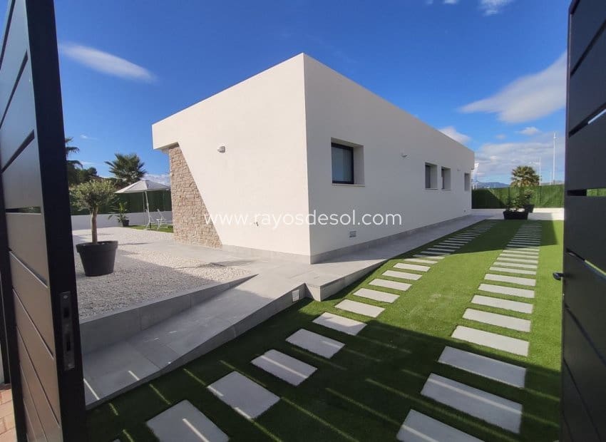 3 slaapkamer Villa te koop in Calasparra met zwembad - € 345.000 (Ref: 8544050)