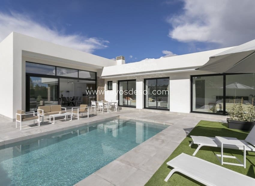 3 slaapkamer Villa te koop in Calasparra met zwembad - € 345.000 (Ref: 8544050)