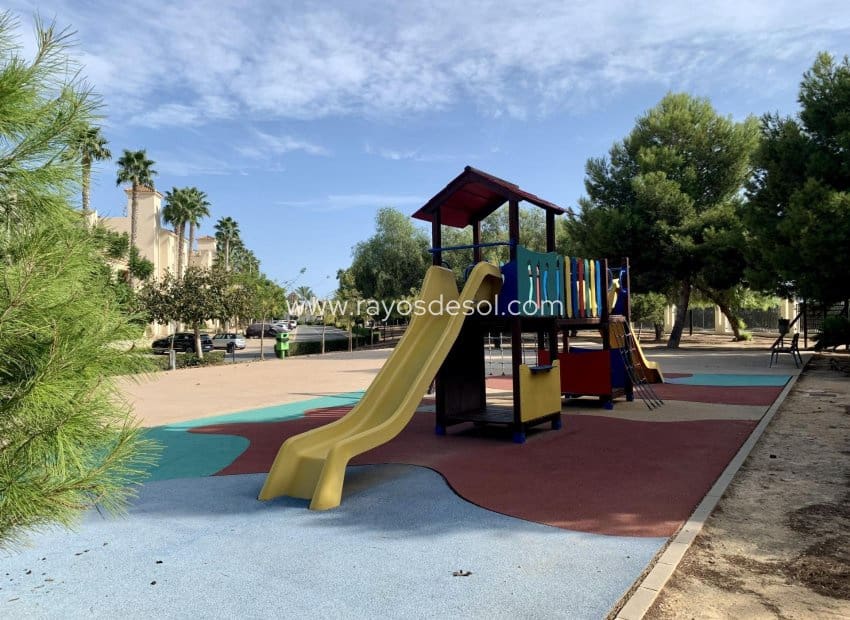 3 soveværelse Lejlighed til salg i Los Alcazares med swimmingpool - € 349.000 (Ref: 8560707)