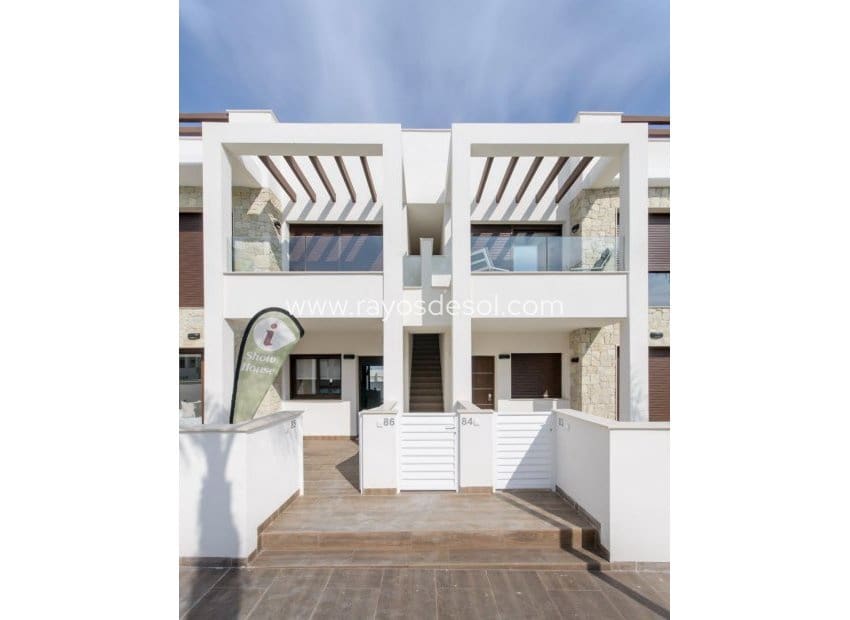 3 Zimmer Apartment zu verkaufen in Los Balcones mit Pool - 330.000 € (Ref: 8566528)