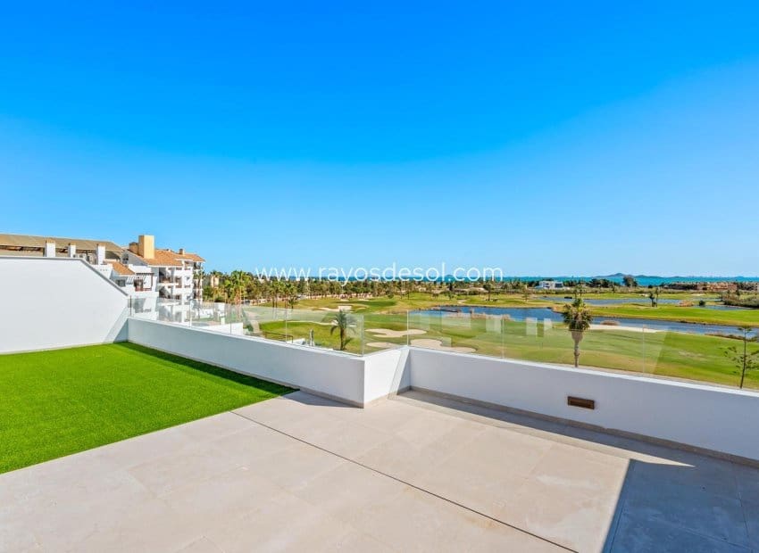 2 Zimmer Apartment zu verkaufen in Los Alcazares mit Pool - 265.000 € (Ref: 8571021)