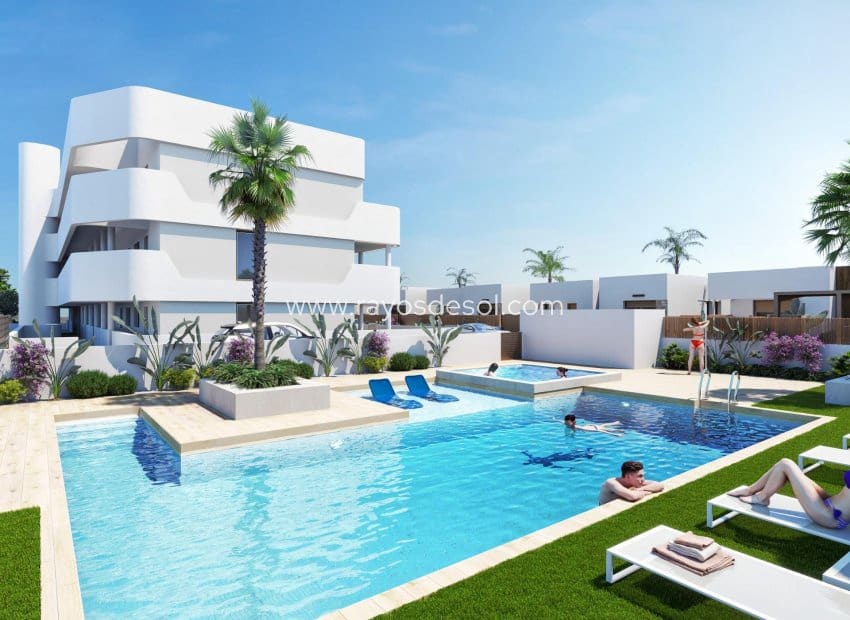 2 Zimmer Apartment zu verkaufen in Los Alcazares mit Pool - 265.000 € (Ref: 8571021)