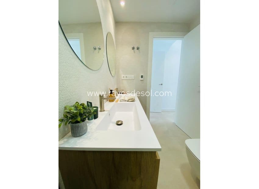 Apartamento de 2 habitaciones en Pilar de la Horadada en venta con piscina - 304.900 € (Ref: 8578324)