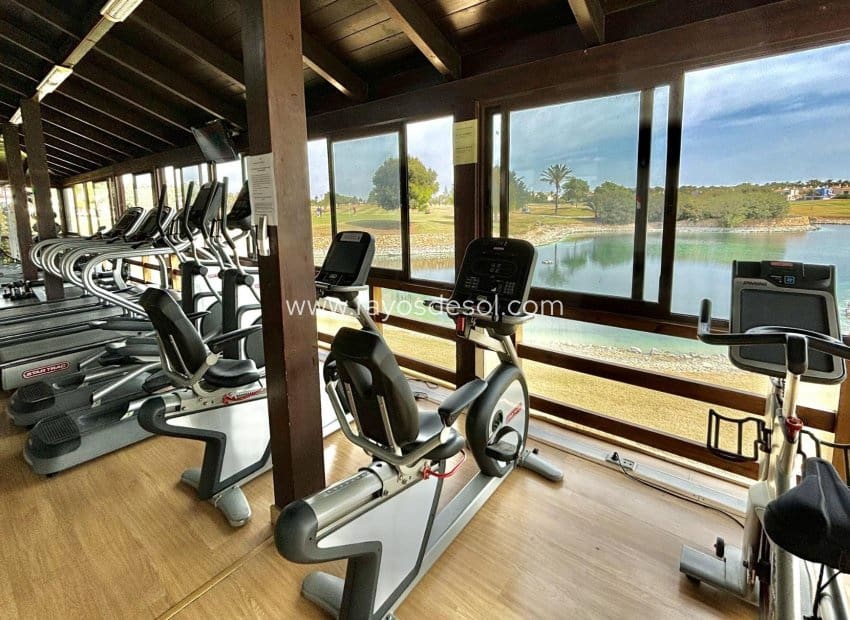 3 soveværelse Lejlighed til salg i Los Alcazares med swimmingpool - € 309.000 (Ref: 8609173)