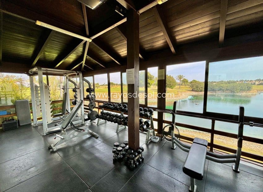 3 soveværelse Lejlighed til salg i Los Alcazares med swimmingpool - € 309.000 (Ref: 8609173)