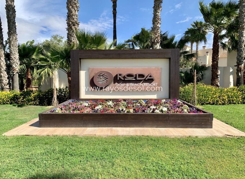 3 soveværelse Lejlighed til salg i Los Alcazares med swimmingpool - € 309.000 (Ref: 8609173)