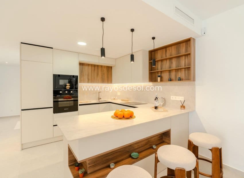 3 quarto Moradia para venda em Los Alcazares com piscina - 467 000 € (Ref: 8609179)