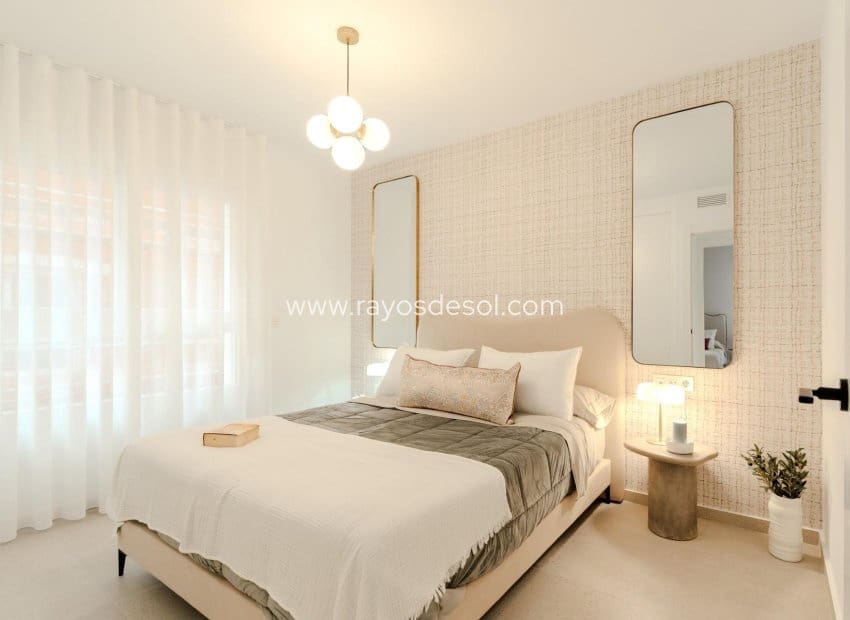 3 quarto Moradia para venda em Los Alcazares com piscina - 467 000 € (Ref: 8609179)