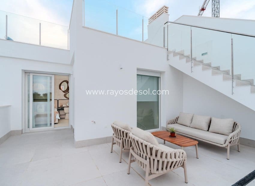 3 quarto Moradia para venda em Los Alcazares com piscina - 467 000 € (Ref: 8609179)