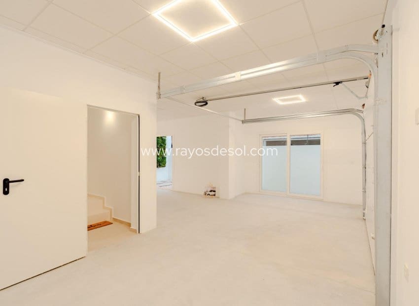 3 quarto Moradia para venda em Los Alcazares com piscina - 467 000 € (Ref: 8609179)