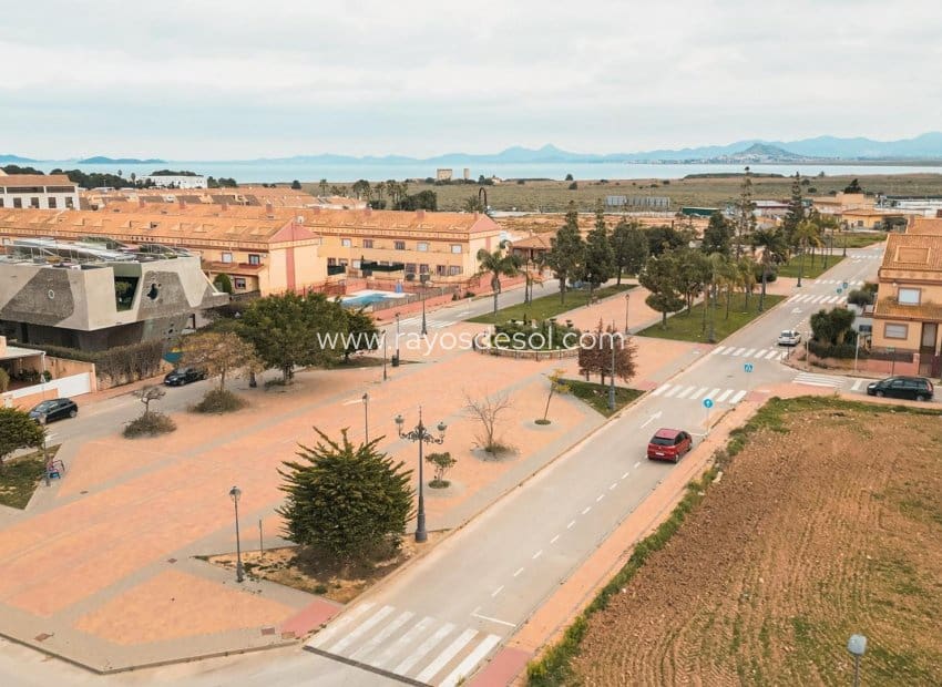 3 quarto Moradia para venda em Los Alcazares com piscina - 467 000 € (Ref: 8609179)