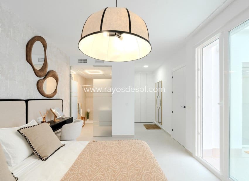 3 soveværelse Villa til salg i Los Alcazares med swimmingpool - € 467.000 (Ref: 8609179)