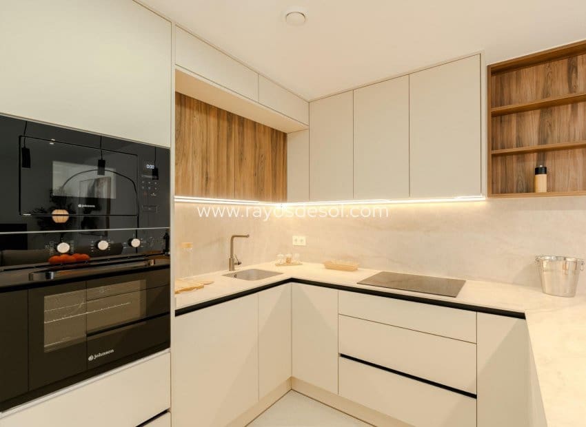 3 soverom Villa til salgs i Los Alcazares med svømmebasseng - € 467 000 (Ref: 8609179)