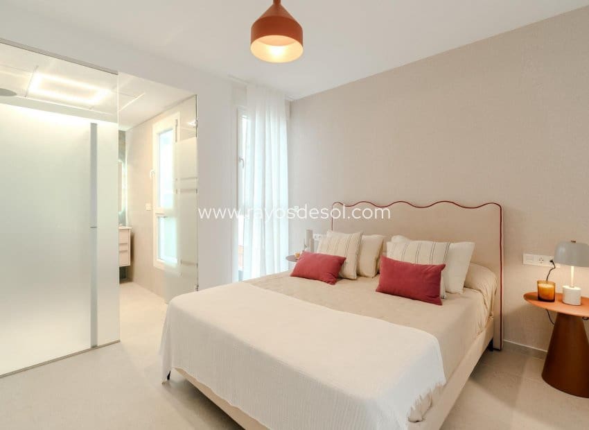 3 soverom Villa til salgs i Los Alcazares med svømmebasseng - € 467 000 (Ref: 8609179)