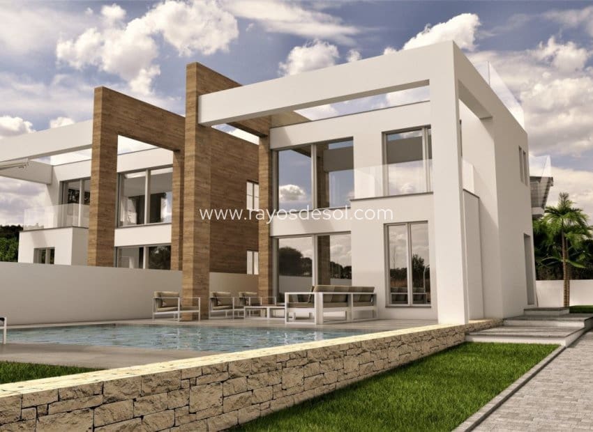 4 soveværelse Villa til salg i Torrevieja med swimmingpool - € 750.000 (Ref: 8609188)
