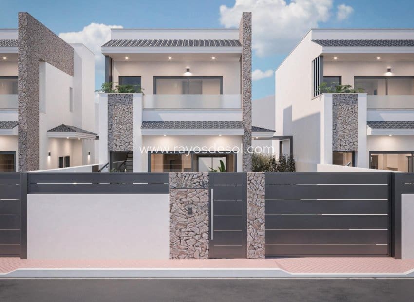 3 bedroom Villa for sale in San Pedro del Pinatar with pool - € 479,900 (Ref: 8613004)