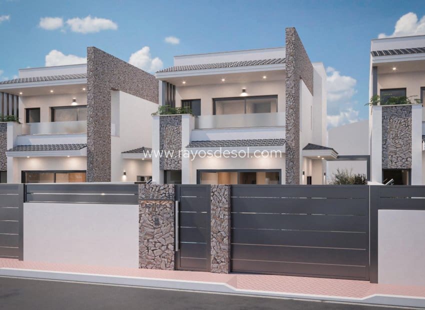 3 bedroom Villa for sale in San Pedro del Pinatar with pool - € 479,900 (Ref: 8613004)