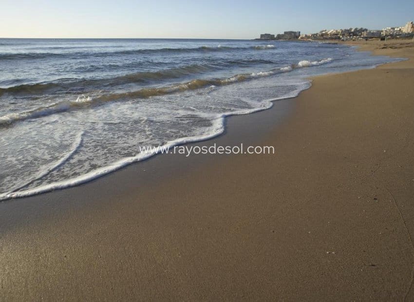 2 sypialnia Apartament na sprzedaż w Torrevieja z basenem - 270 900 € (Ref: 8613005)