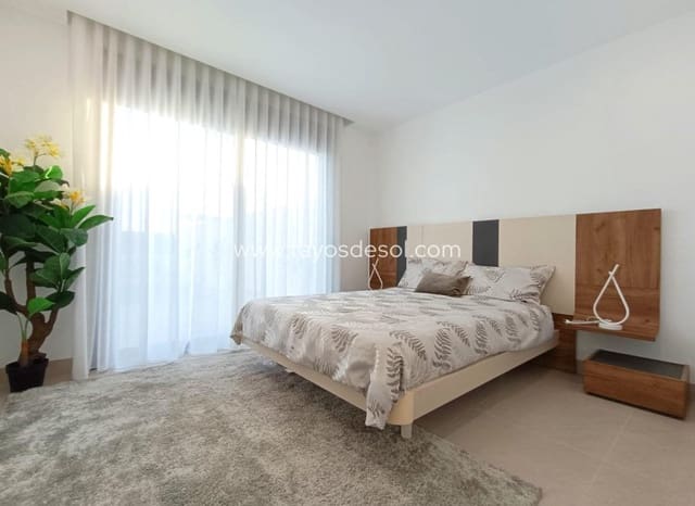 Chalet de 3 habitaciones en Benijófar en venta con piscina - 465.000 € (Ref: 8646133)