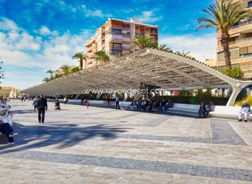 3 camera da letto Appartamento in vendita in Torrevieja con piscina - 279.000 € (Rif: 8646135)