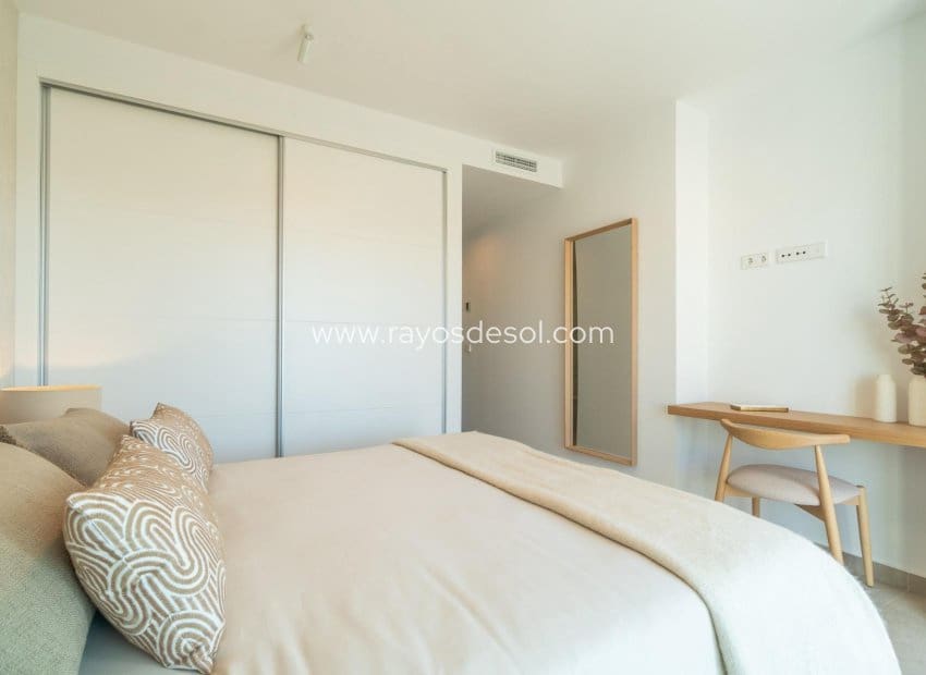 3 makuuhuone Huoneisto myytävänä paikassa Playa Flamenca mukana uima-altaan - 395 000 € (Ref: 8646140)