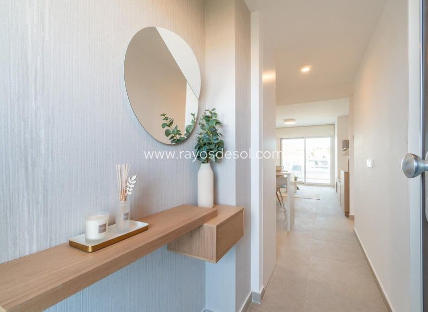 3 makuuhuone Huoneisto myytävänä paikassa Playa Flamenca mukana uima-altaan - 395 000 € (Ref: 8646140)