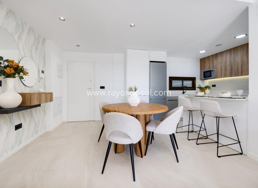 Apartamento de 3 habitaciones en Los Alcázares en venta con piscina - 365.000 € (Ref: 8655065)