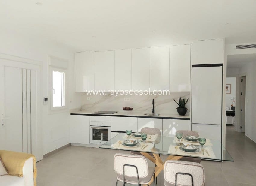 2 slaapkamer Villa te koop in Roldan met zwembad - € 242.500 (Ref: 8680343)