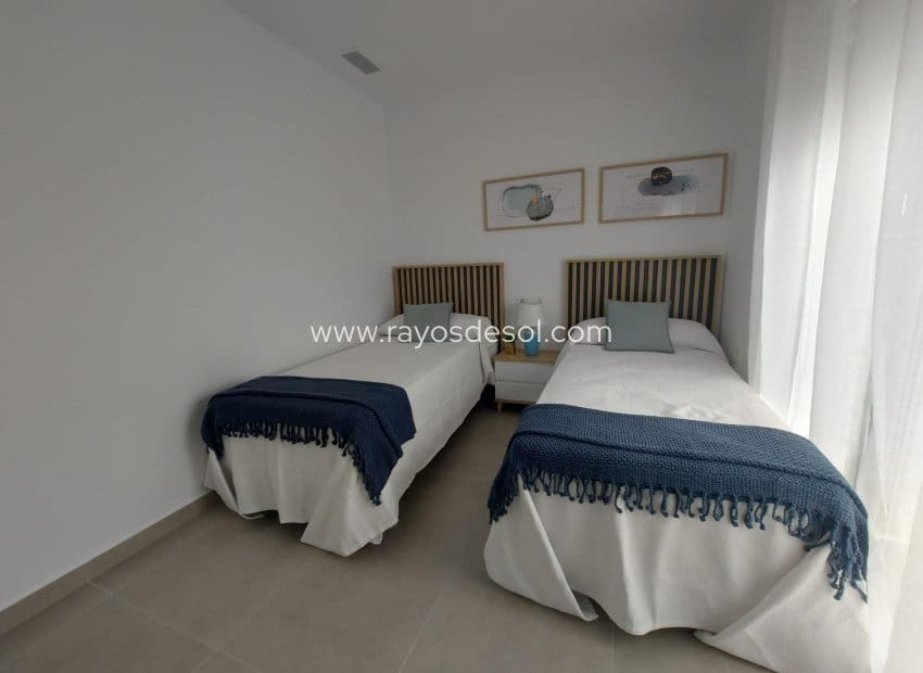 3 chambre Villa/Maison à vendre à Roldan avec piscine - 272 500 € (Ref: 8680344)