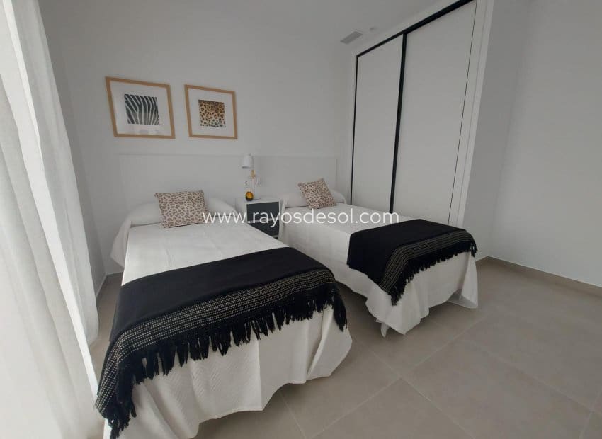 3 chambre Villa/Maison à vendre à Roldan avec piscine - 272 500 € (Ref: 8680344)