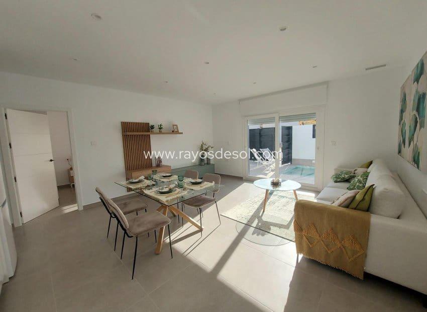 3 makuuhuone Huvila myytävänä paikassa Roldan mukana uima-altaan - 272 500 € (Ref: 8680344)