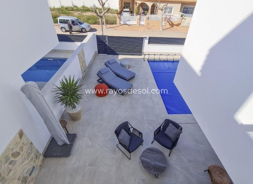 3 soveværelse Villa til salg i San Pedro del Pinatar med swimmingpool - € 439.000 (Ref: 8680925)