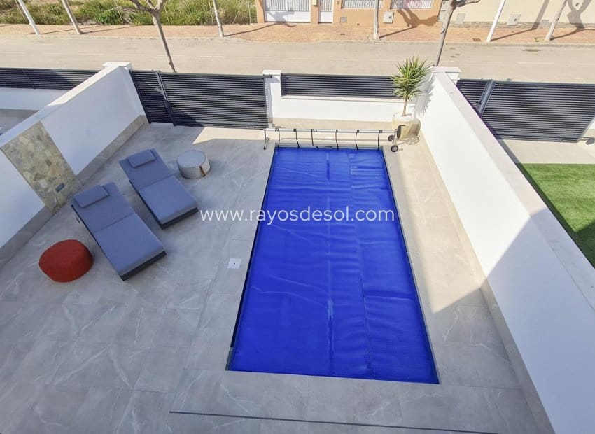 3 soveværelse Villa til salg i San Pedro del Pinatar med swimmingpool - € 439.000 (Ref: 8680925)