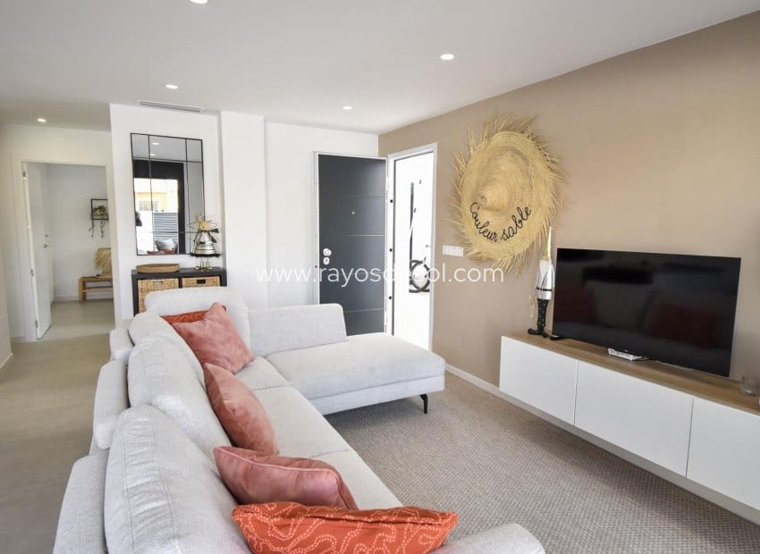 3 soveværelse Villa til salg i San Pedro del Pinatar med swimmingpool - € 439.000 (Ref: 8680925)