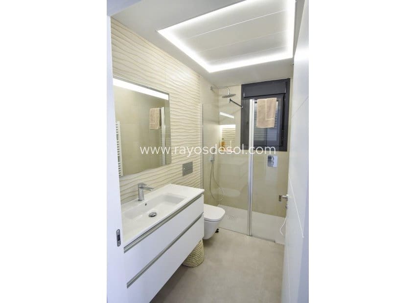 3 soveværelse Villa til salg i San Pedro del Pinatar med swimmingpool - € 439.000 (Ref: 8680925)