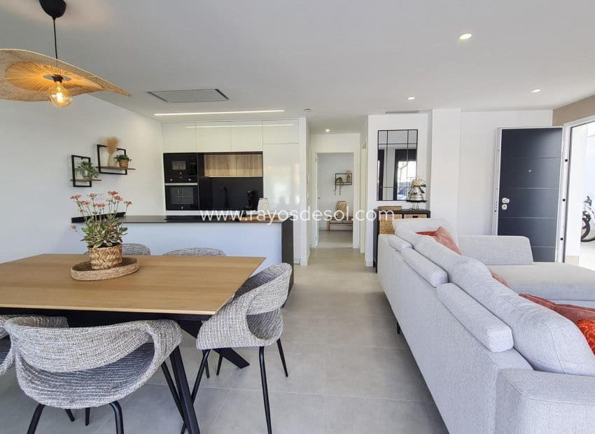 Chalet de 3 habitaciones en San Pedro del Pinatar en venta con piscina - 445.000 € (Ref: 8680925)