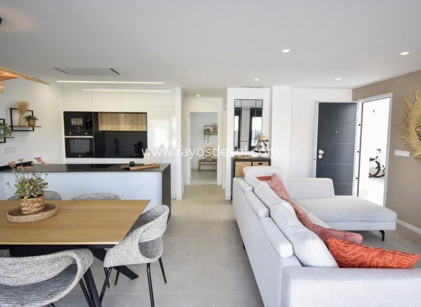 Chalet de 3 habitaciones en San Pedro del Pinatar en venta con piscina - 445.000 € (Ref: 8680925)