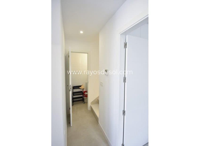 Chalet de 3 habitaciones en San Pedro del Pinatar en venta con piscina - 445.000 € (Ref: 8680925)