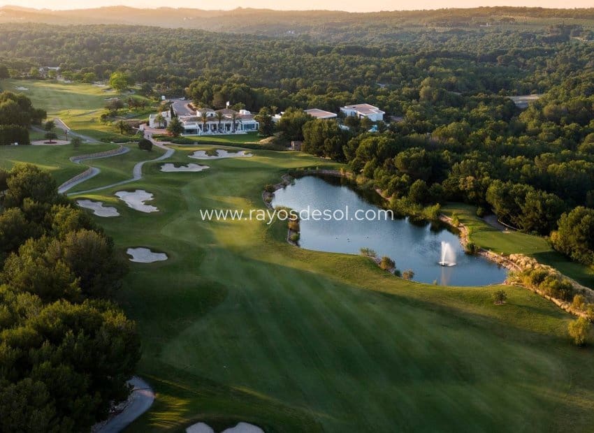 2 slaapkamer Penthouse te koop in Las Colinas Golf met zwembad - € 875.000 (Ref: 8687993)