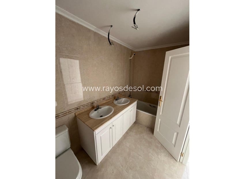 2 sovrum Takvåning till salu i Orihuela Costa med pool - 347 700 € (Ref: 8692147)
